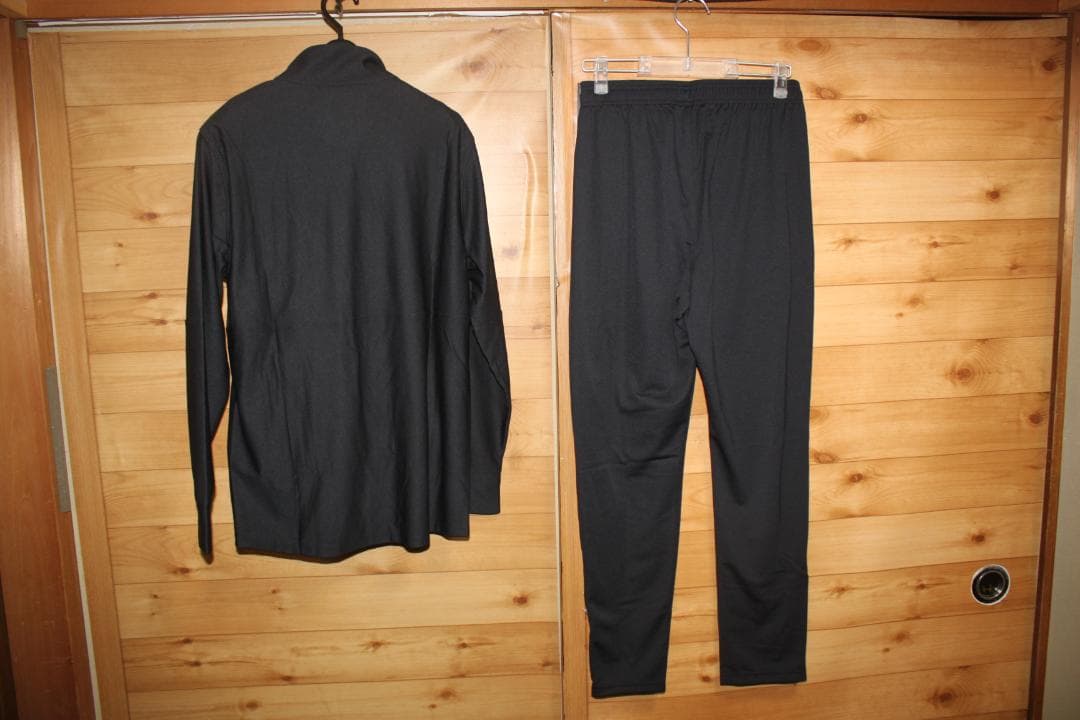XL　黒　アンダーアーマー　薄手ジャージ上下セット