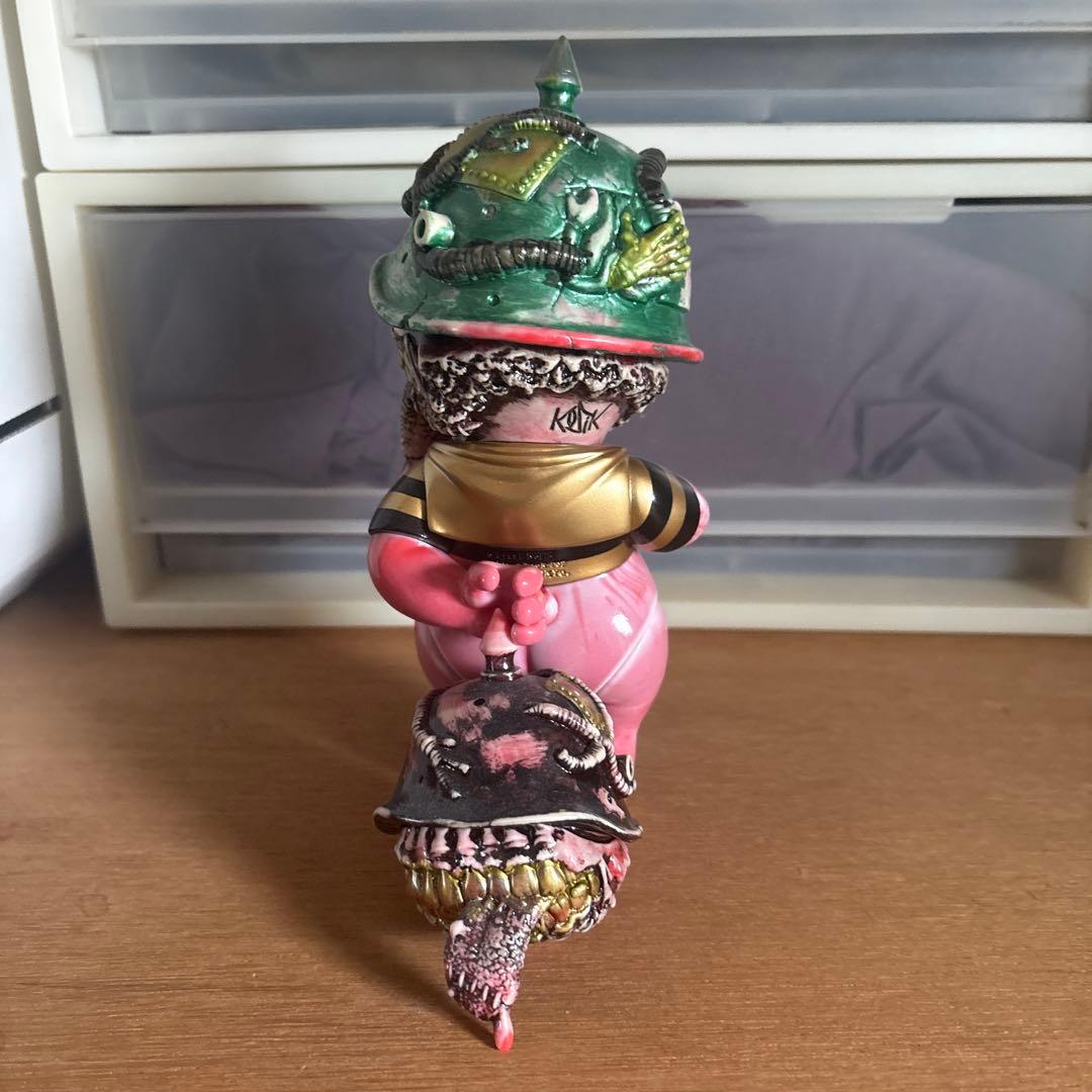 BlackBook Toy Meaty Hateball ソフビ