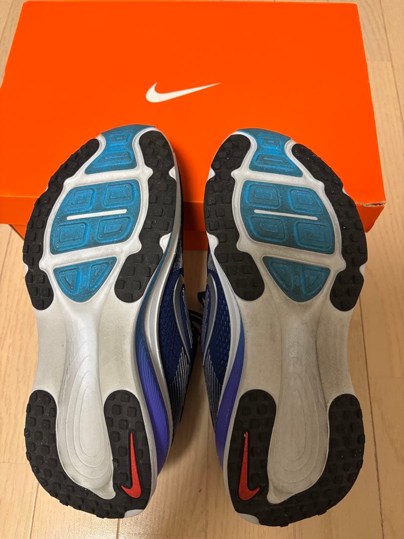 Nike Vomero18のネイビーランニングシューズ　26.5cm