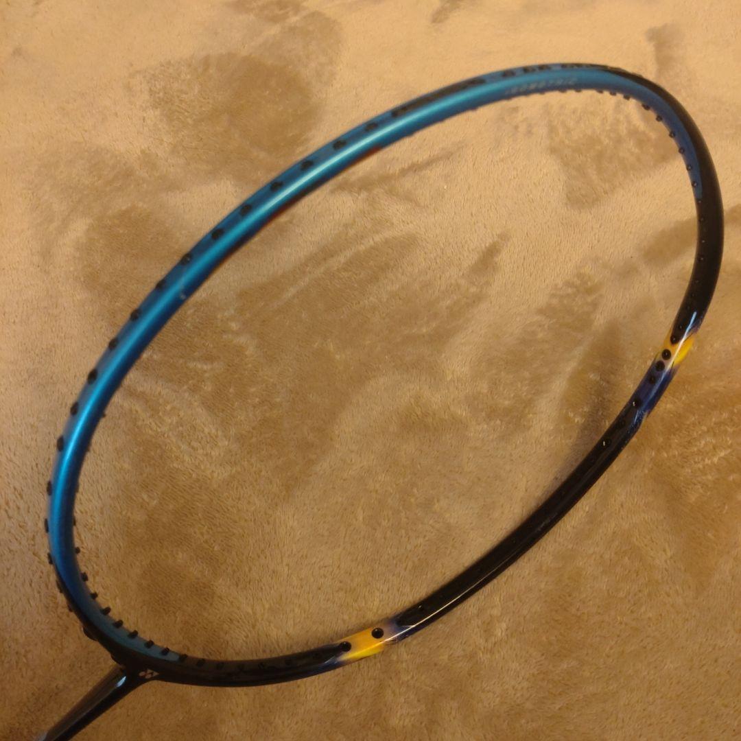 ASTROX 77 バドミントンラケット ヒビあり