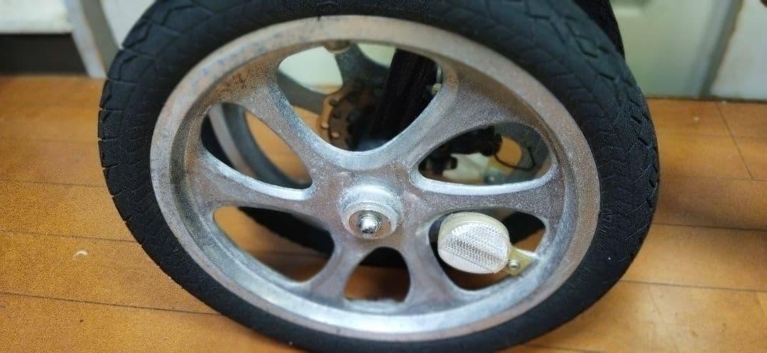 【ノーパンクタイヤ】四輪輪自転車 クークル