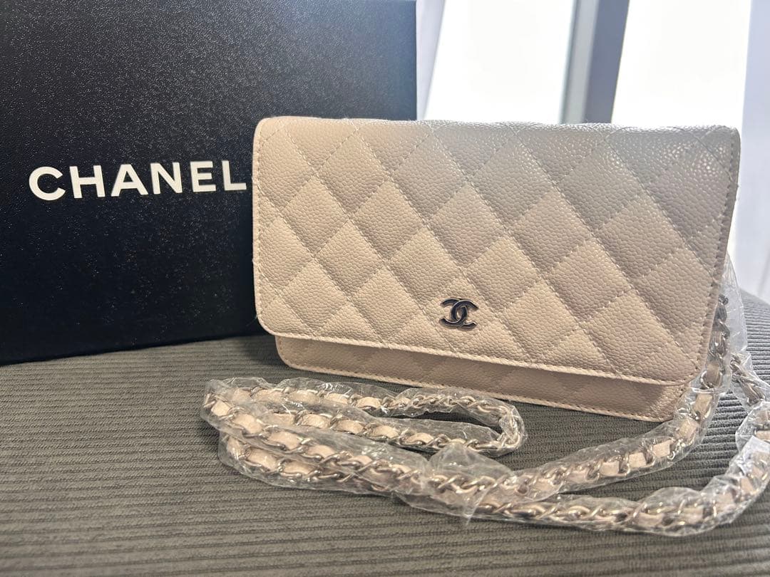 CHANEL チェーンウォレット　本革キャビンスキン　ノベルティ