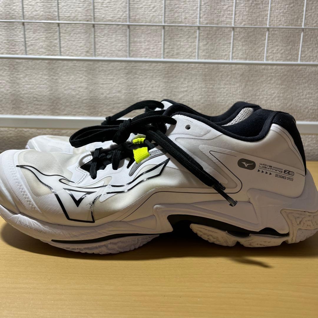 Mizuno Wave Lightning Z4 バレーボールシューズ