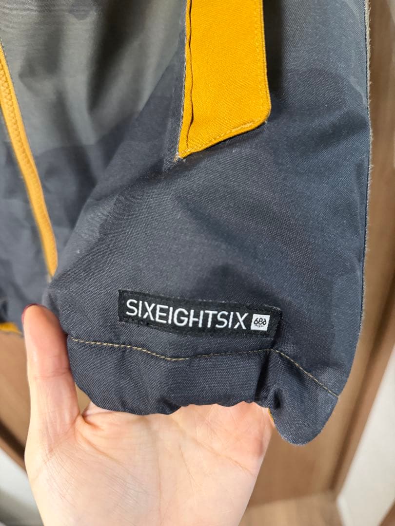686 SIXEIGHTSIX スノーボードウェア 女性用