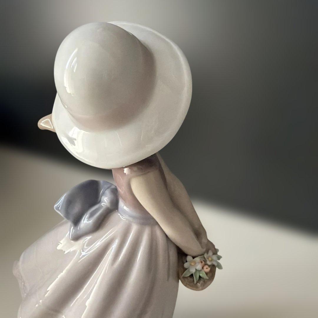リヤドロ　LLADRO ユートピアコレクション 花の小径 8246