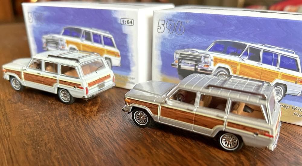 ★Jeep Grand Wagoneerグランドワゴニアミニカー白・銀2台セット