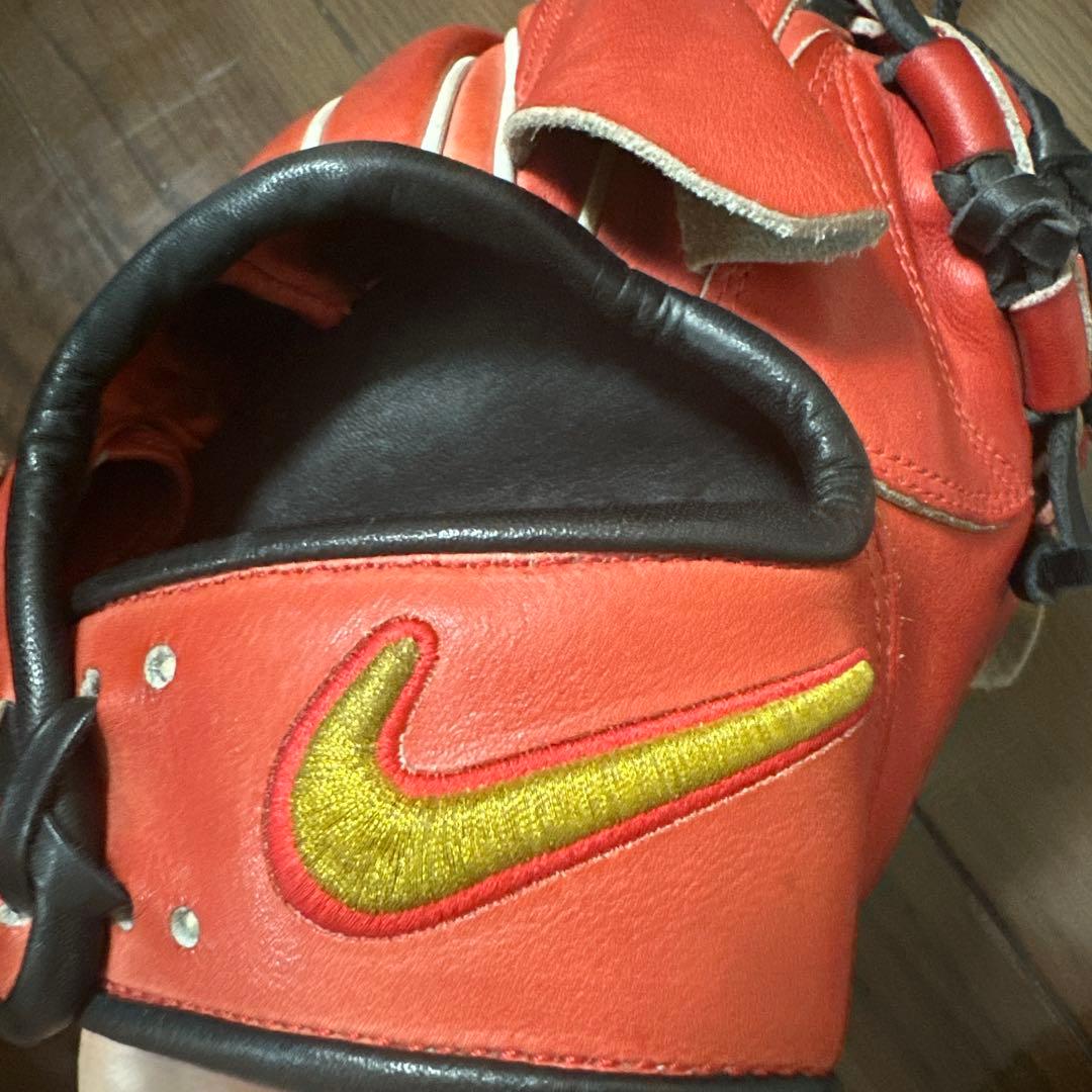 Nike Vapor 硬式グローブ 赤
