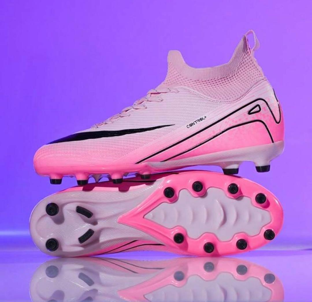 ナイキ 新品 男女兼用 サッカーシューズ 37