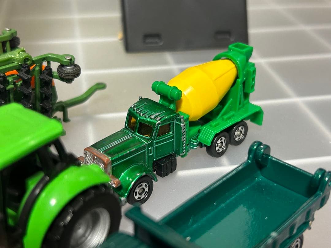 トラクター　コンバイン　ミニカー　セット