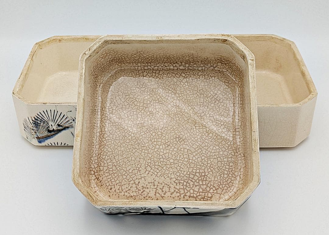 時代物 美品 状態良 砥部焼 陶器製 松鶴文 4段重箱 縁起物 昭和初期に購入