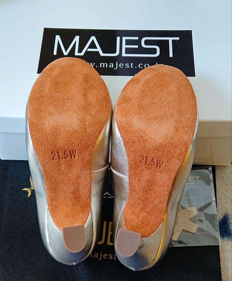 社交ダンスシューズ！新品！ADS社MDSシューズ！シャーリングシルバー！