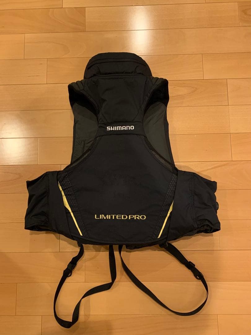 ラ*読様 シマノ　リミテッドプロ　フローティングベストVF-130W XL、背面