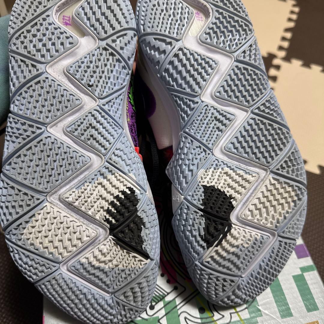 専用　Nike カイブリッド　バスケットボールシューズ マルチカラー