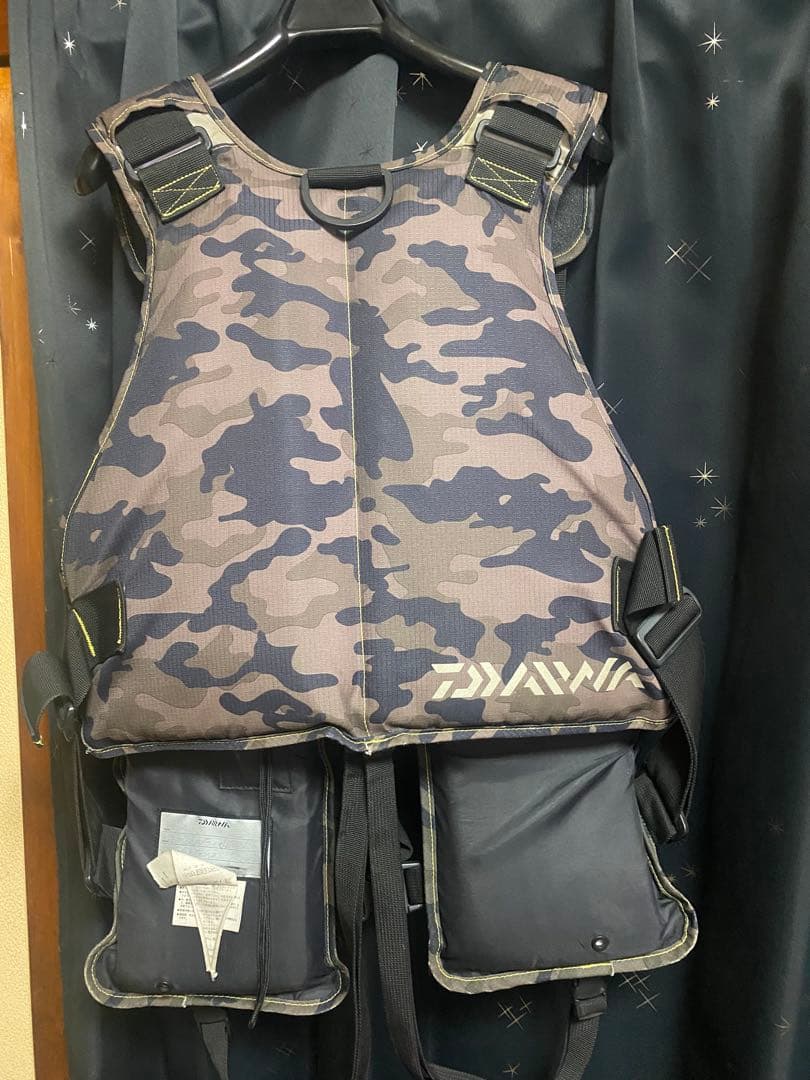 Daiwa フローティングジャケット 迷彩