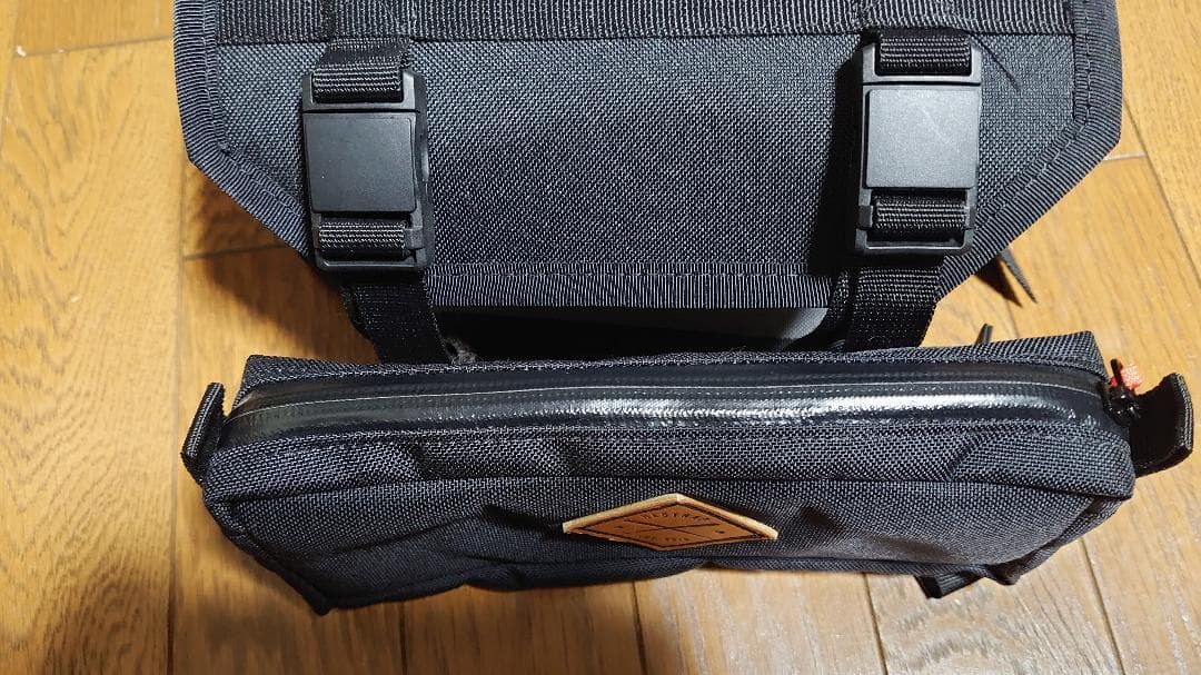リストラップ　バーバッグホルスター＋ドライバッグ（未使用品）