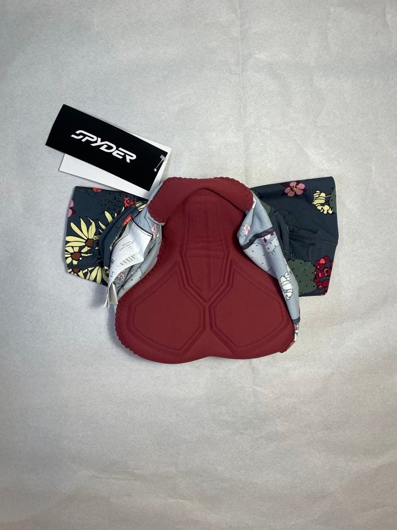 SPYDER 花柄ショートパンツ クッションパッド付き