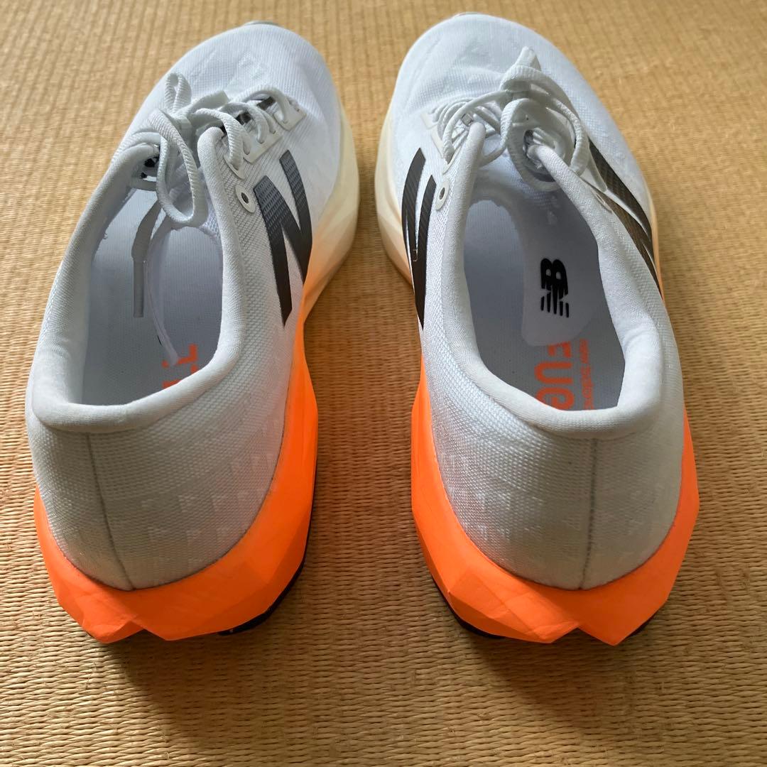 New Balance フューエルセル パルス 薄底 陸上トラック　25.5