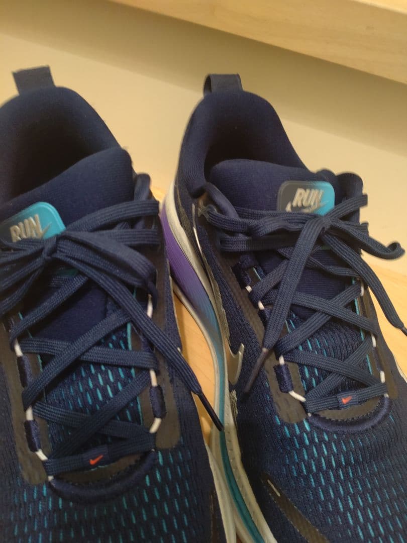 Nike Zoom Vomero ネイビー/パープル