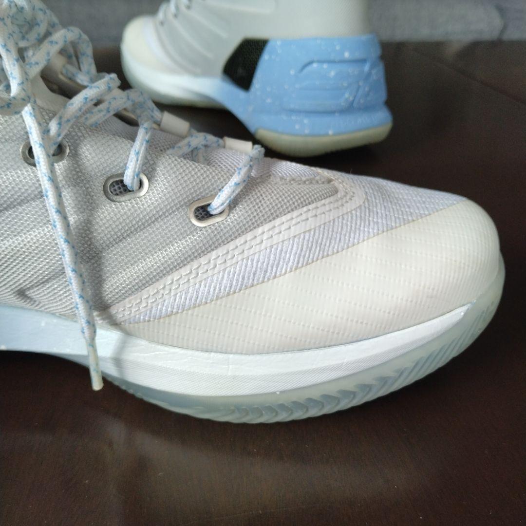 UNDER ARMOUR カリー3　Birthday海外限定モデル