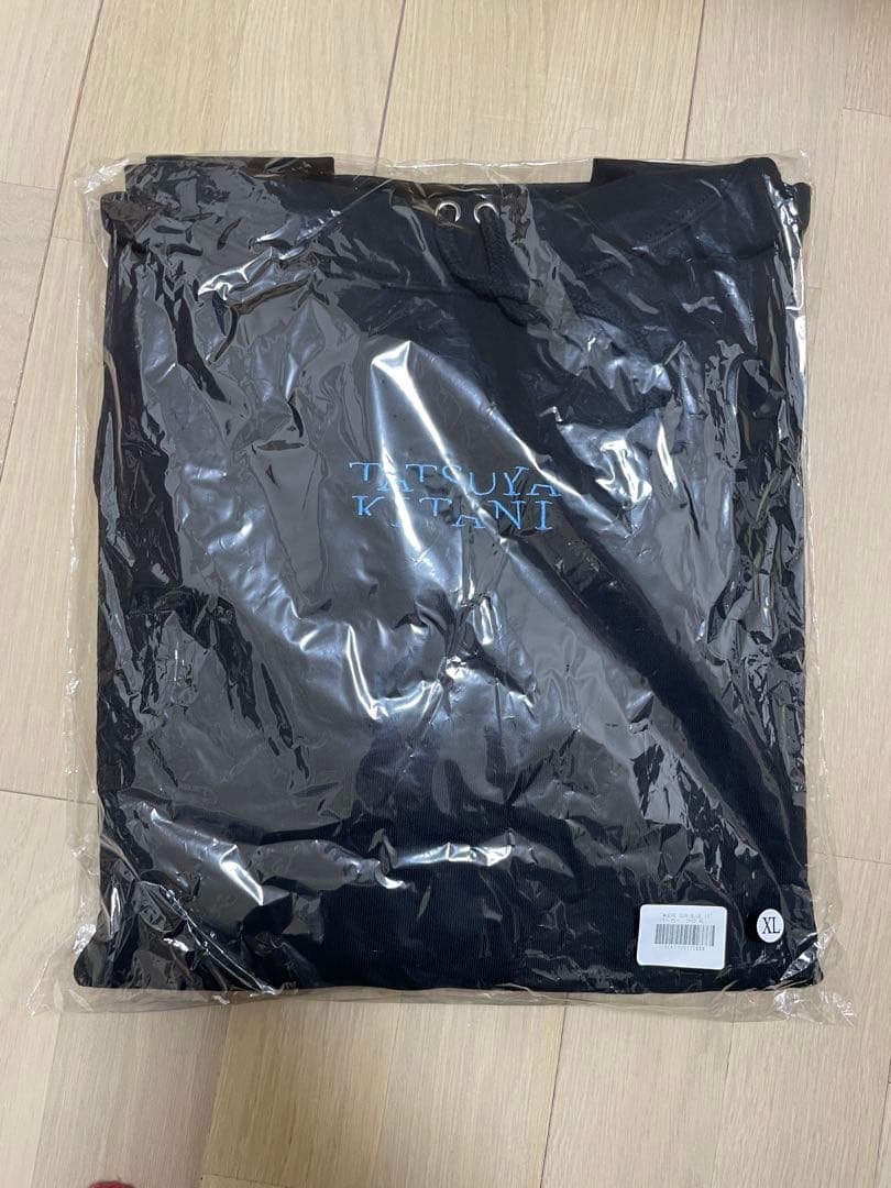 新品 キタニタツヤ WHERE OUR BLUE IS パーカー クロ 黒 XL