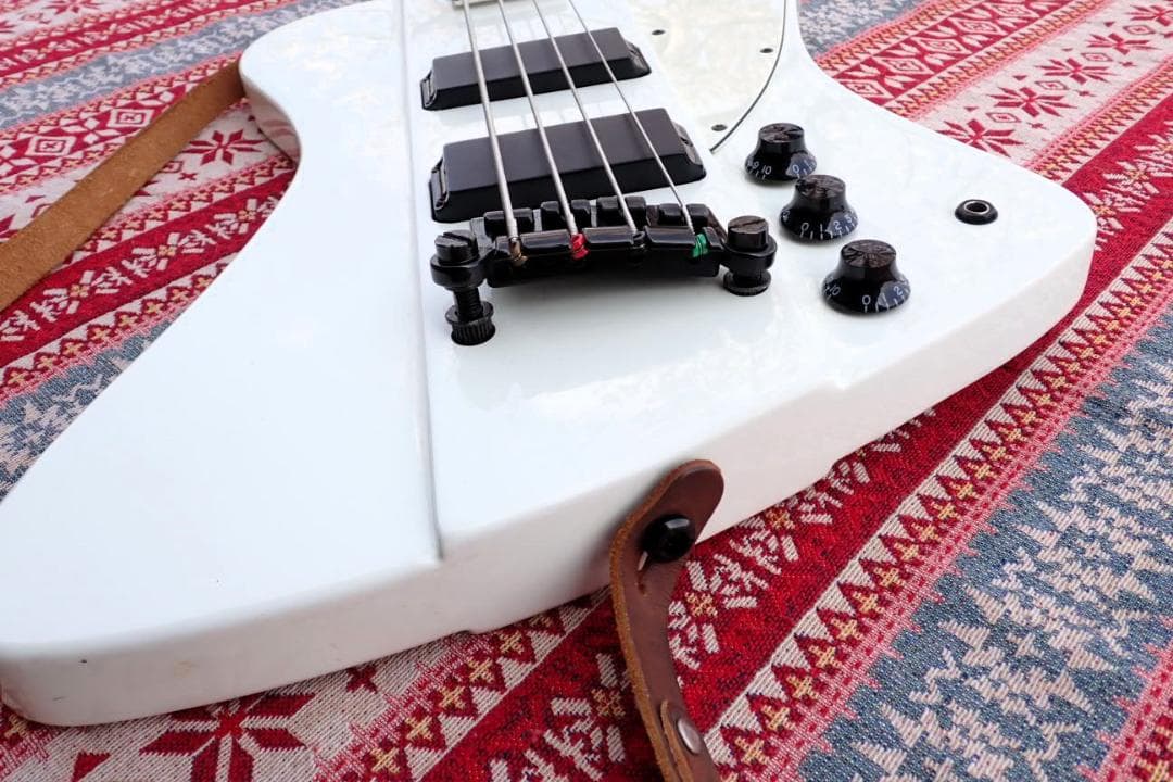 hxm1126 エレキベース Epiphone Thunderbird ホワイト