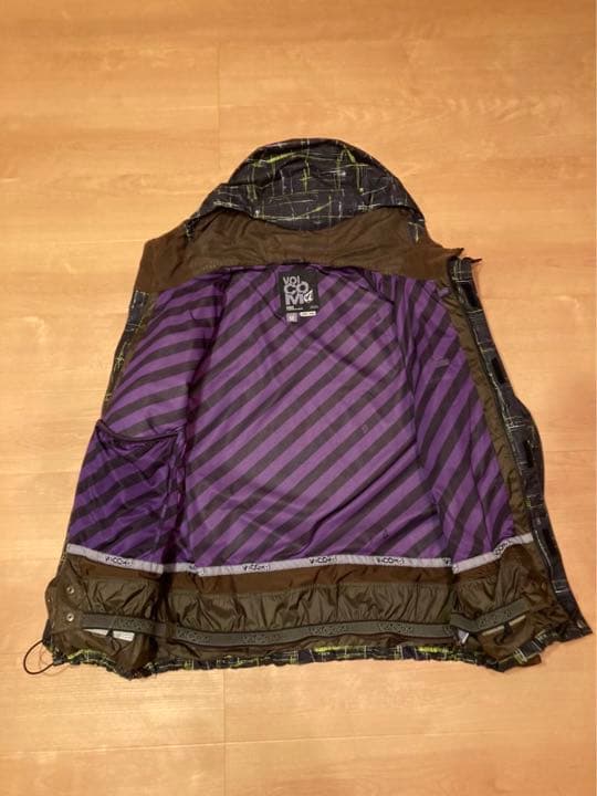 〈美品〉VOLCOMメンズスノーボードウェア上下セット