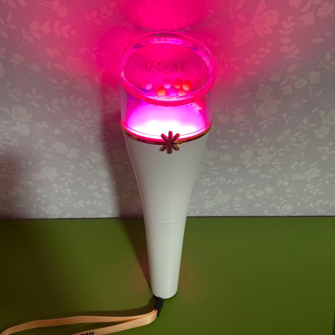 ⭐️IZ*ONE アイズワン　ペンライト　動作確認済み　箱付き