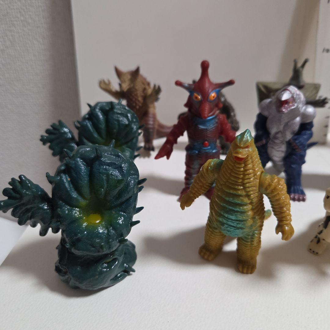 ウルトラマン　怪獣フェギュア　ソフビ　　まとめ売り　23体