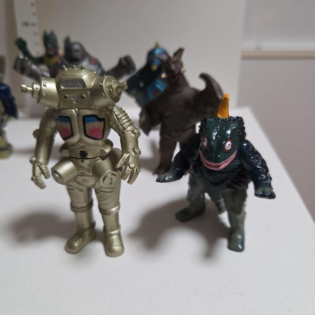 ウルトラマン　怪獣フェギュア　ソフビ　　まとめ売り　23体