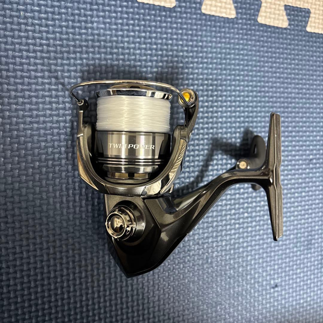 SHIMANO 24 TWIN POWER 3000MHG スピニングリール