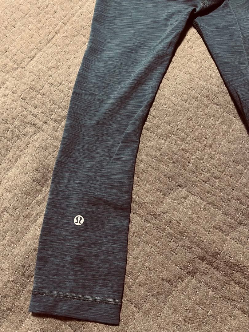 Lululemon ダークブルー ヨガパンツ