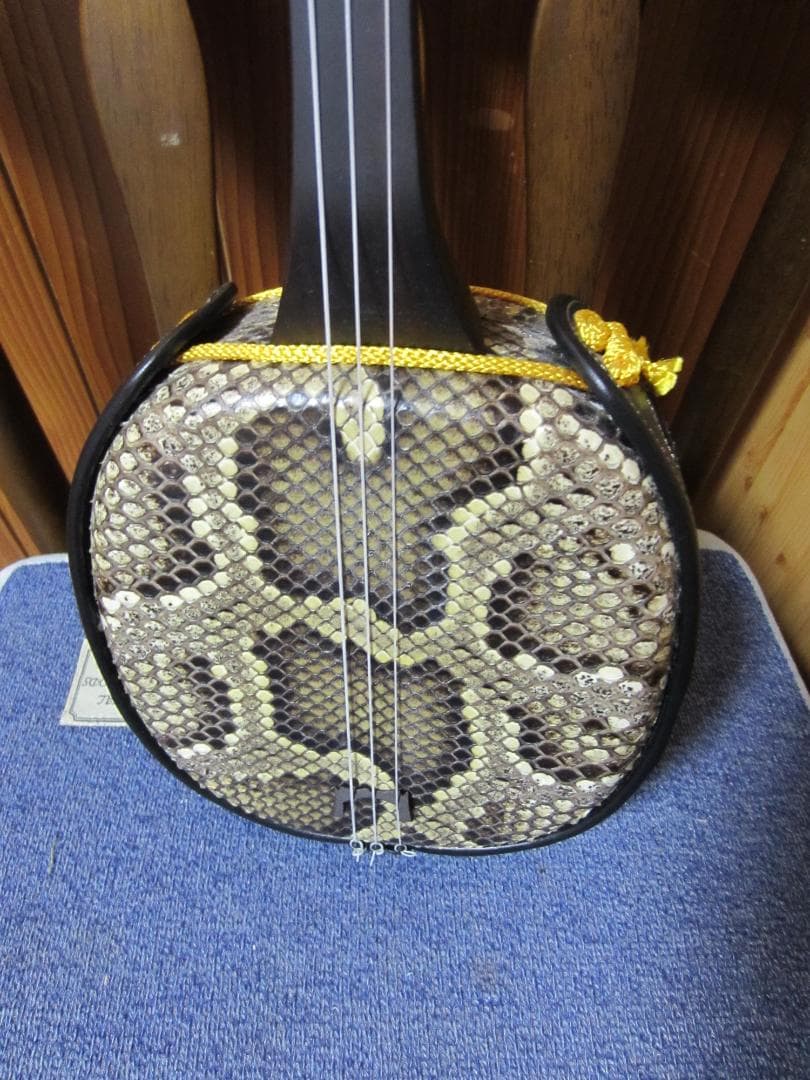 三線工房ひかり 沖縄三線 蛇皮強化二重張り ハードケース付き 中古整備品 2