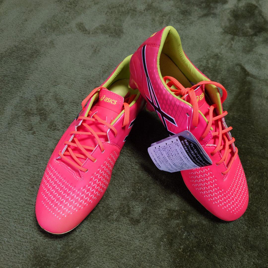asics サッカーシューズ ピンク