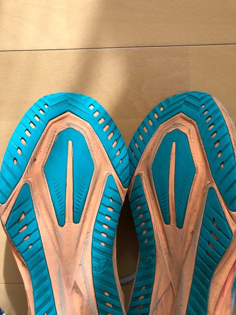 アシックス ノヴァブラスト5 中古品