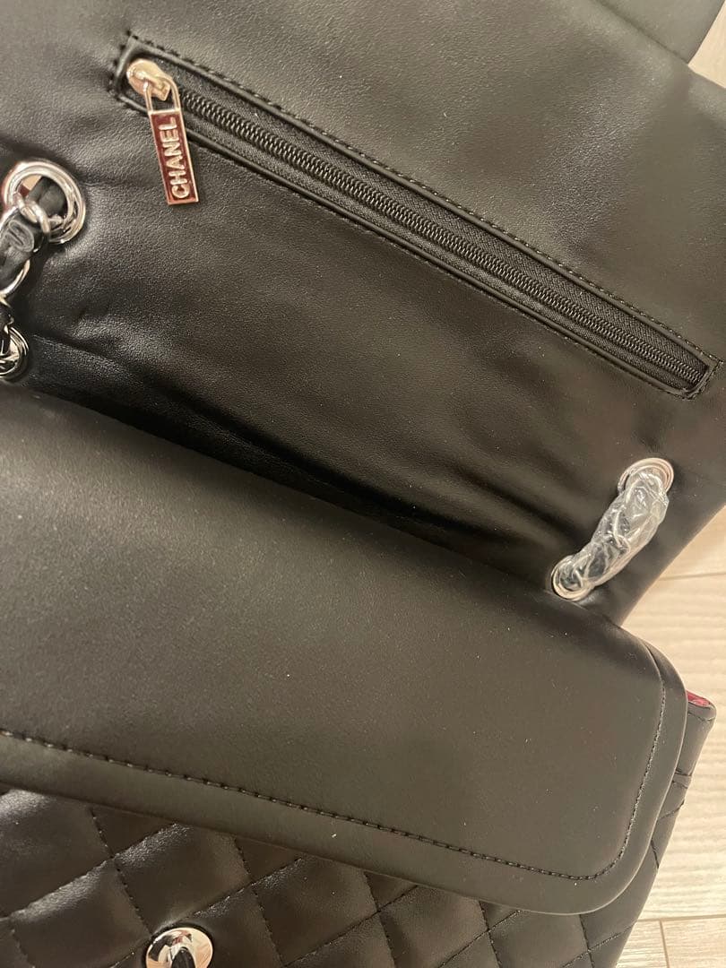 CHANEL ノベルティ　シルバーショルダーバック