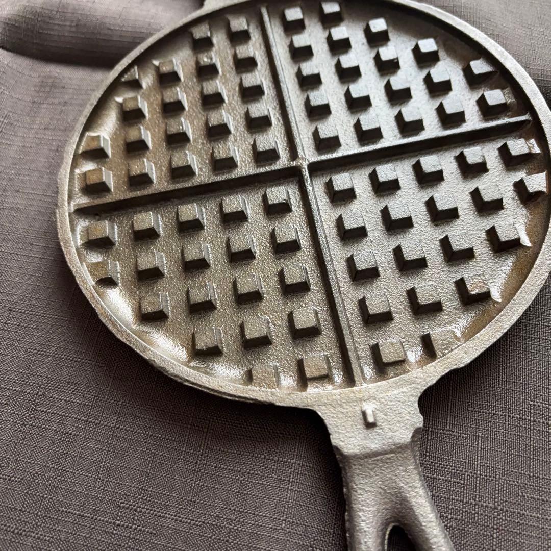 ROME WAFFLE IRONプロの道具【鋳鉄製】本格的ワッフル焼き器
