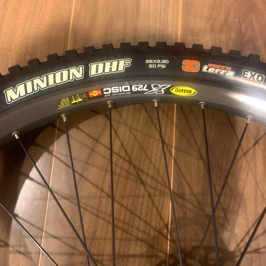 26inch MTBフロントホイール 20x110mmアクスル