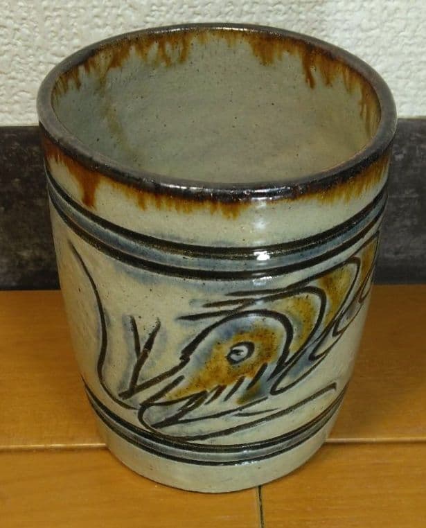 上作 人間国宝 金城次郎 海老筒碗(エビ2匹) 栞 共箱 美品 壷屋焼 筒茶碗
