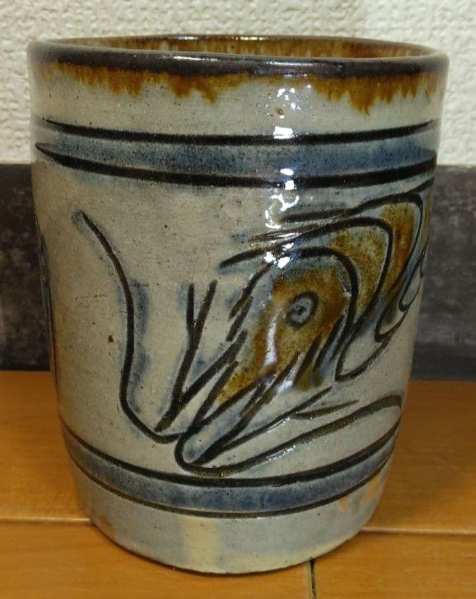 上作 人間国宝 金城次郎 海老筒碗(エビ2匹) 栞 共箱 美品 壷屋焼 筒茶碗