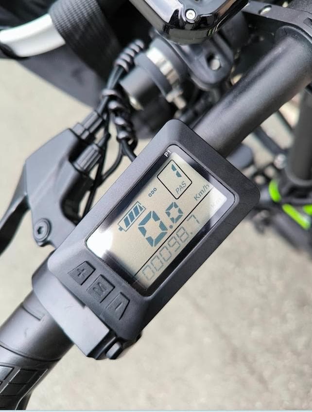 ピカチュウ　引取り限定！美品20インチ電動アシスト自転車 公道走行可