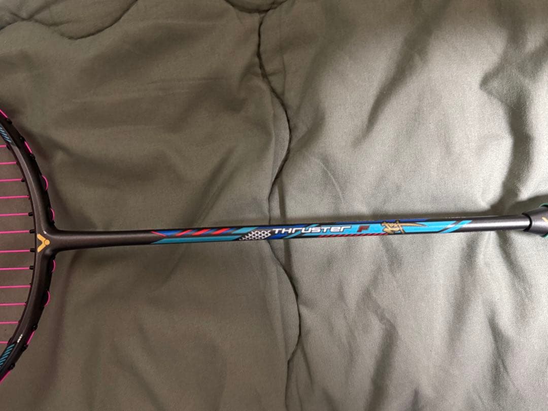 ラケット VICTOR THRUSTER F 4U5