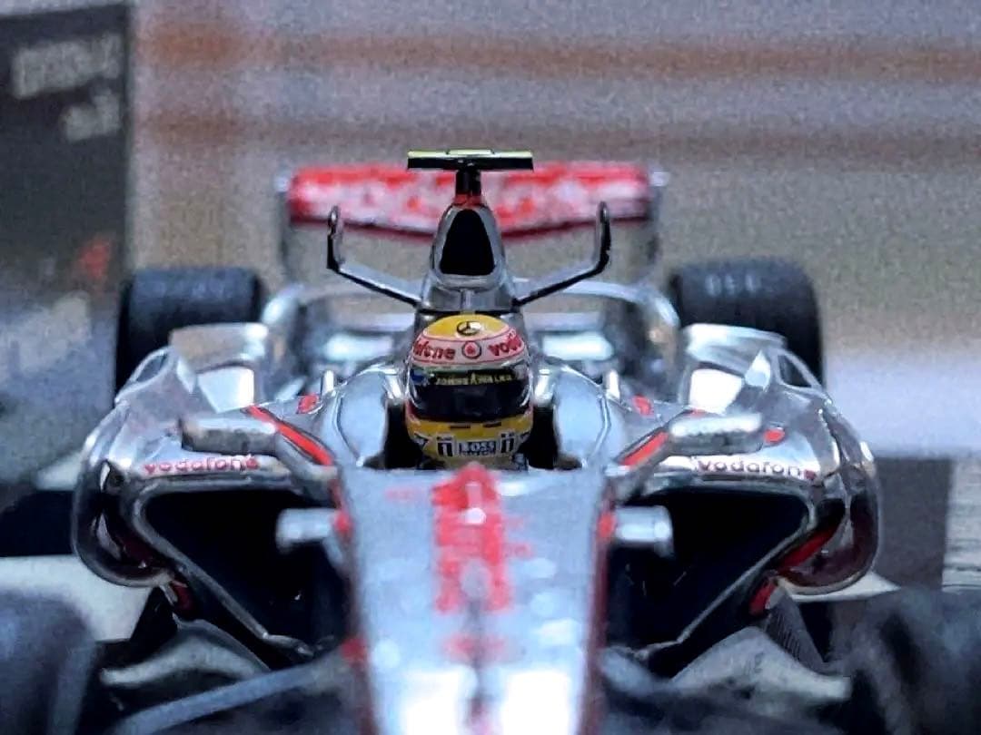 ミニチャンプス 1/43 マクラーレンMP4-22 ハミルトン デビュー戦仕様