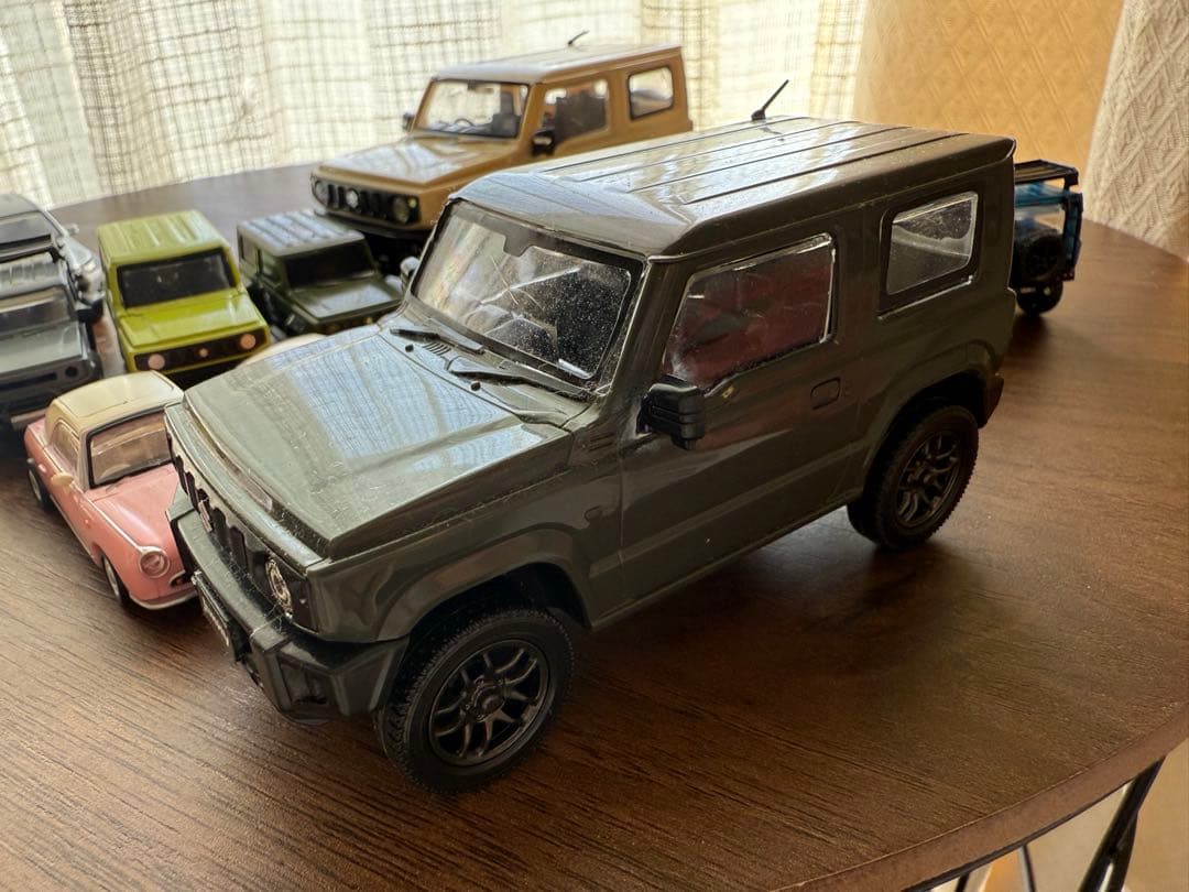 スズキ ジムニー シエラ　おもちゃ　ミニカー　プラモデル　ガチャ　ハイラックス