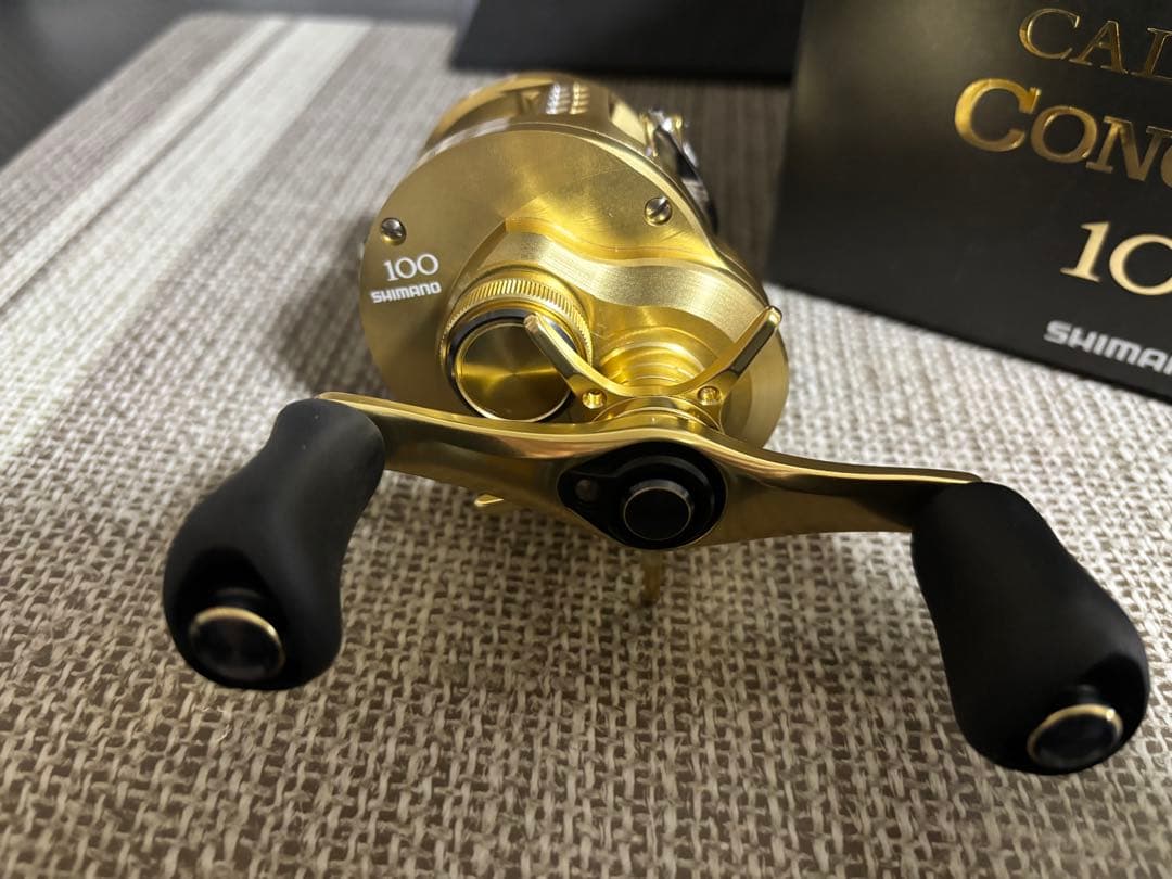 値引き不可　SHIMANO　21カルカッタコンクエスト100 美品