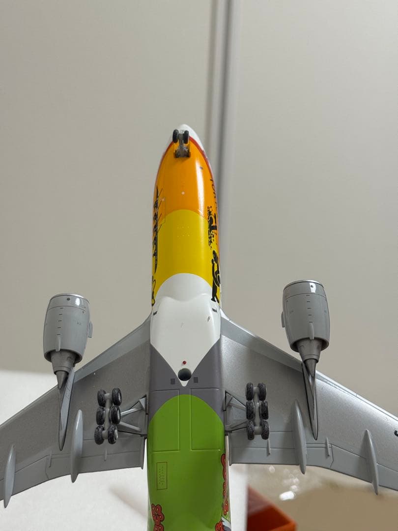 jcウィングス　B777 ANA 特別塗装機体モデル 1/200 ①