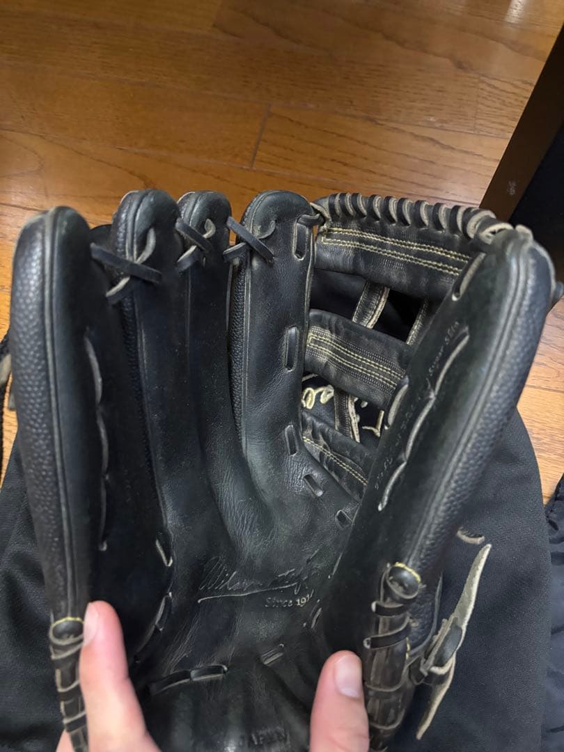 Wilson 黒 硬式・左利き用