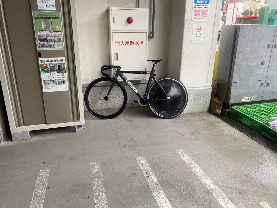 ピストバイクフレーム水曜日までならタイヤつけます