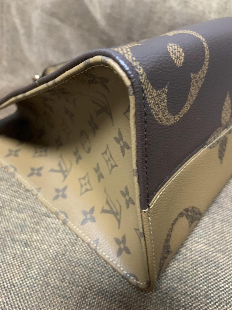 LOUIS VUITTON モノグラム ジャイアント リバース オンザゴーMM