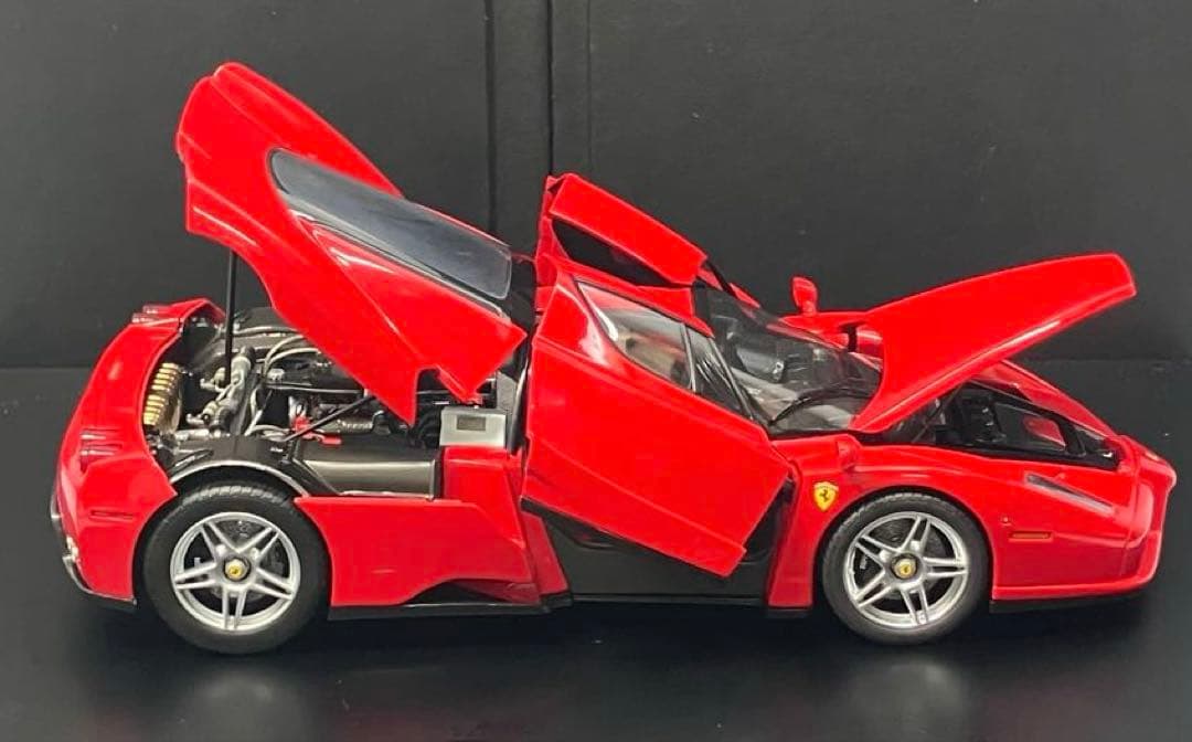 【美品】BBR 1/18 エンツォ・フェラーリ ダイキャスト フル開閉モデル