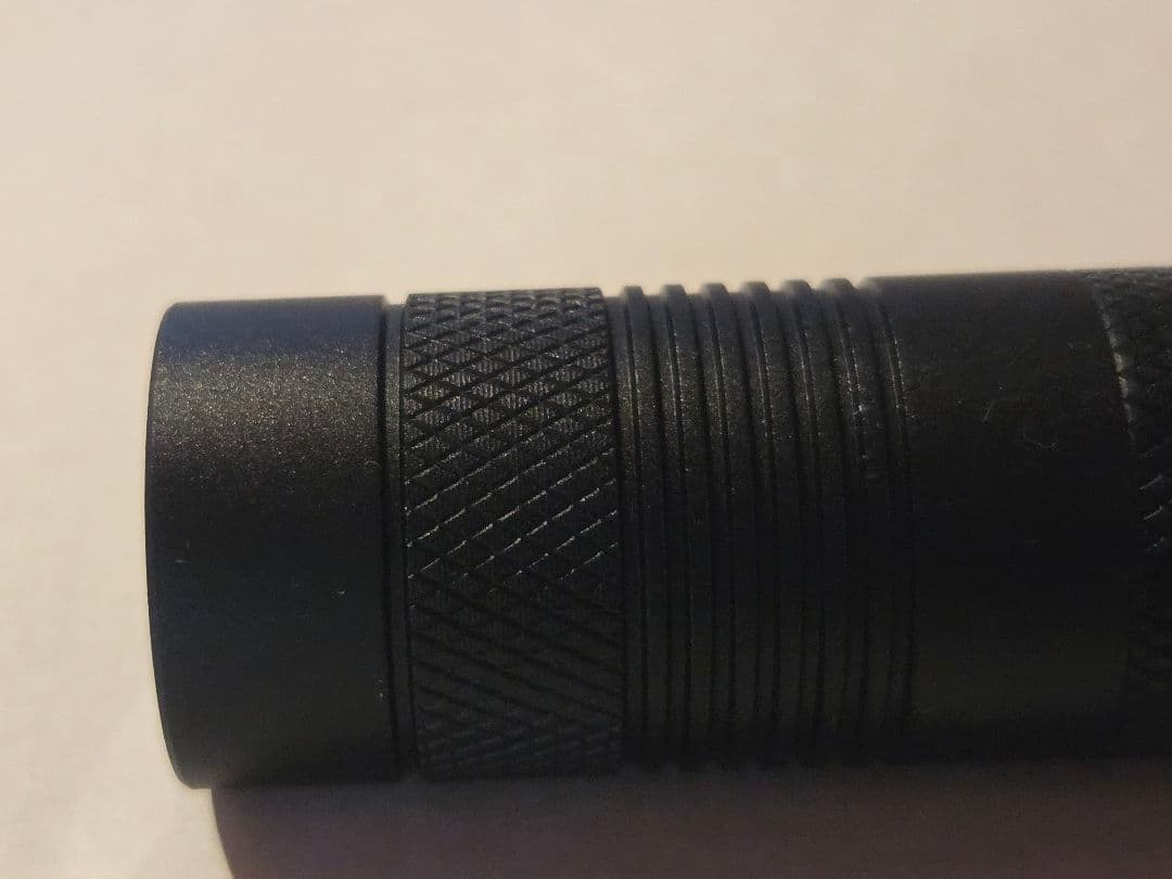 convoy s2 プロ使用の紫外線懐中電灯uv 365nm uvライト新品